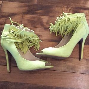Ankle Fringe Pumps